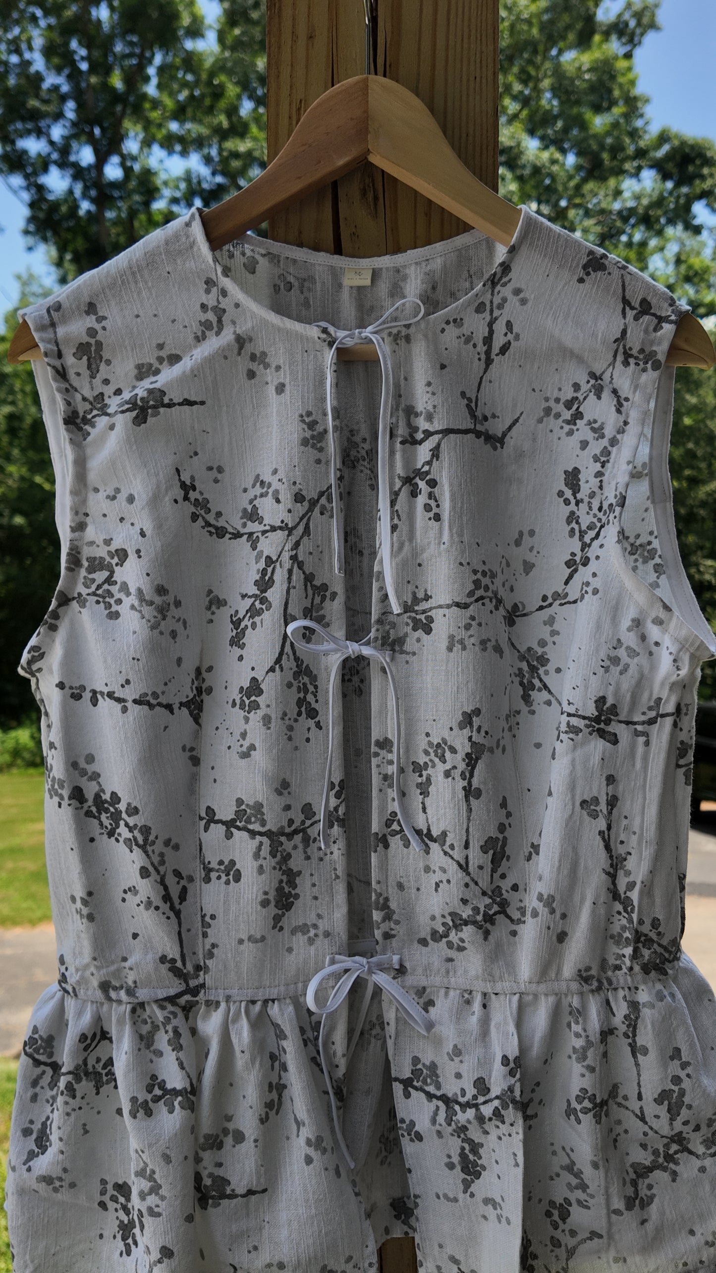 Ruffle Top soft white