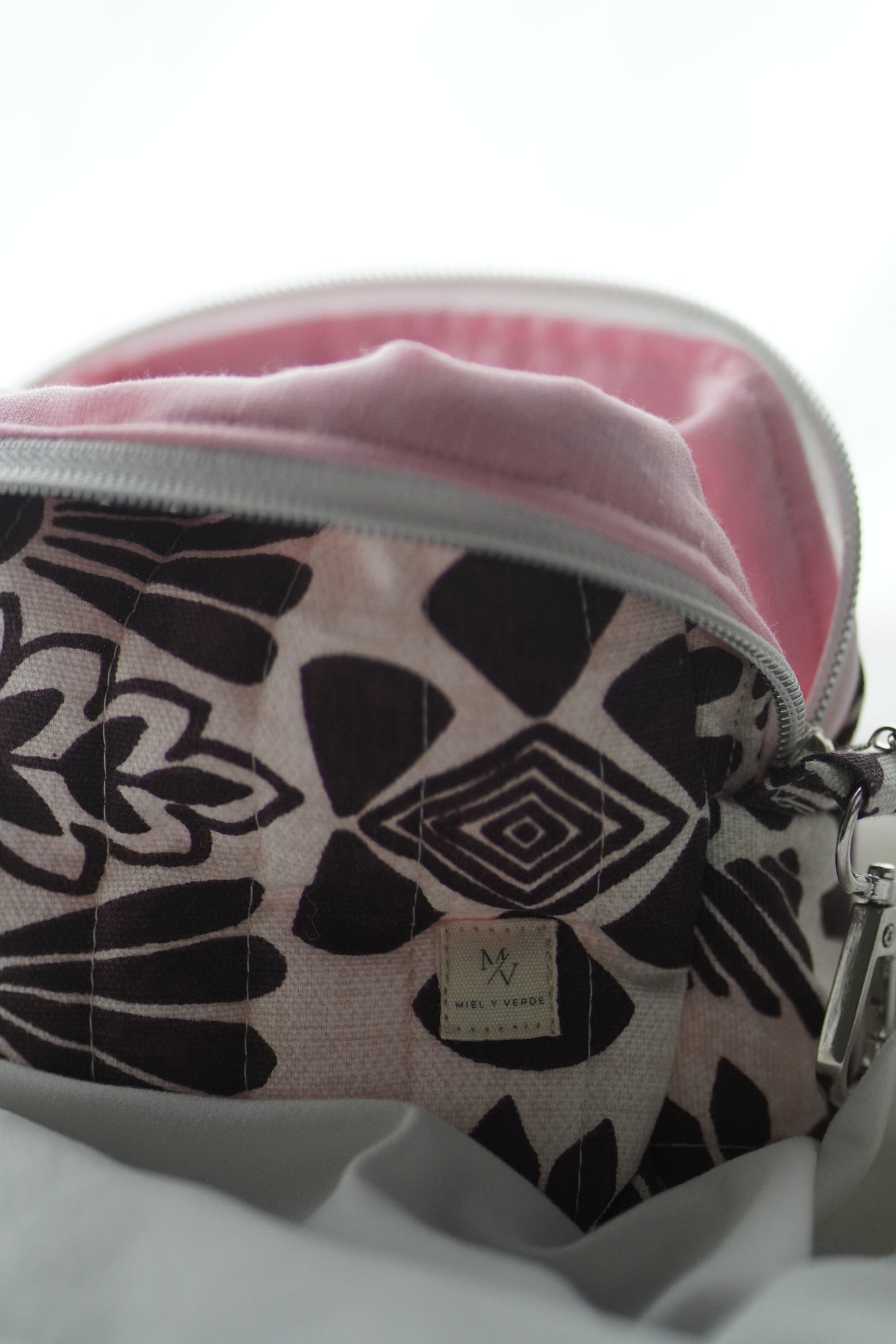 Cosmetic Bag Burgundy Flowers