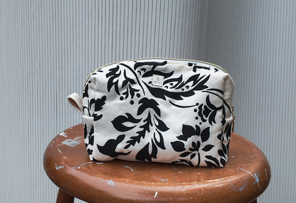 Cosmetic bag