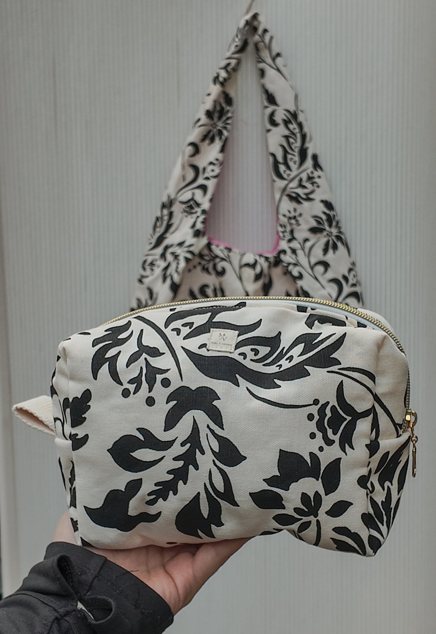 Cosmetic bag